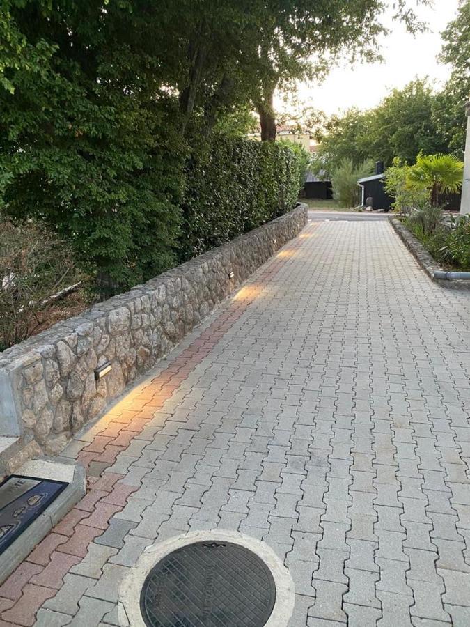 Apartments Nebo ヴァンタシチ エクステリア 写真